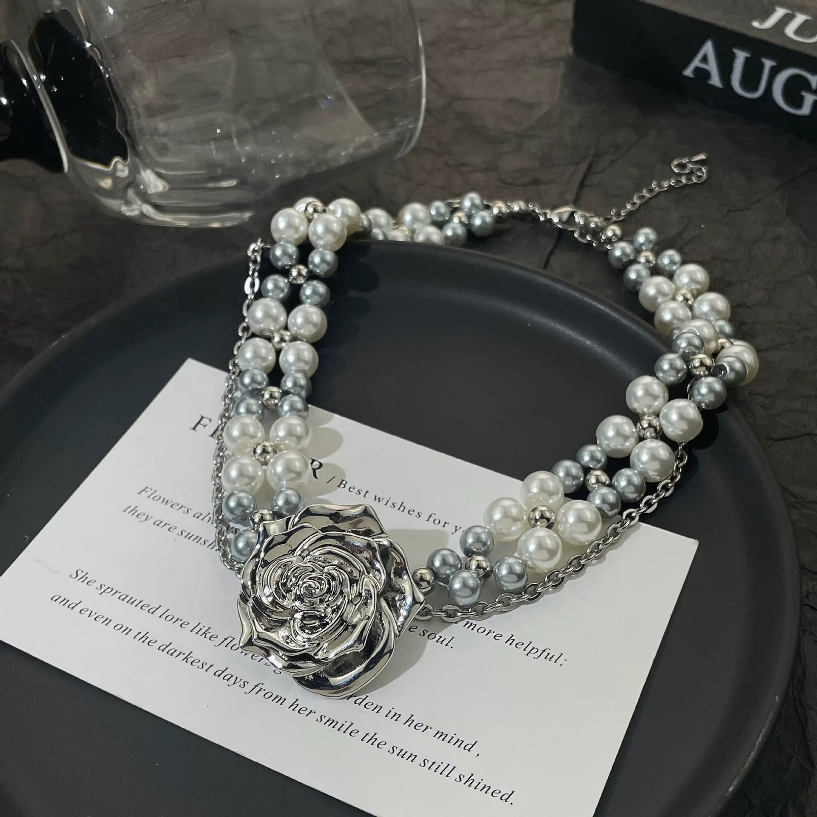 2026 French rose pearl choker on a model's neck, showcasing delicate rose and pearl details. 2