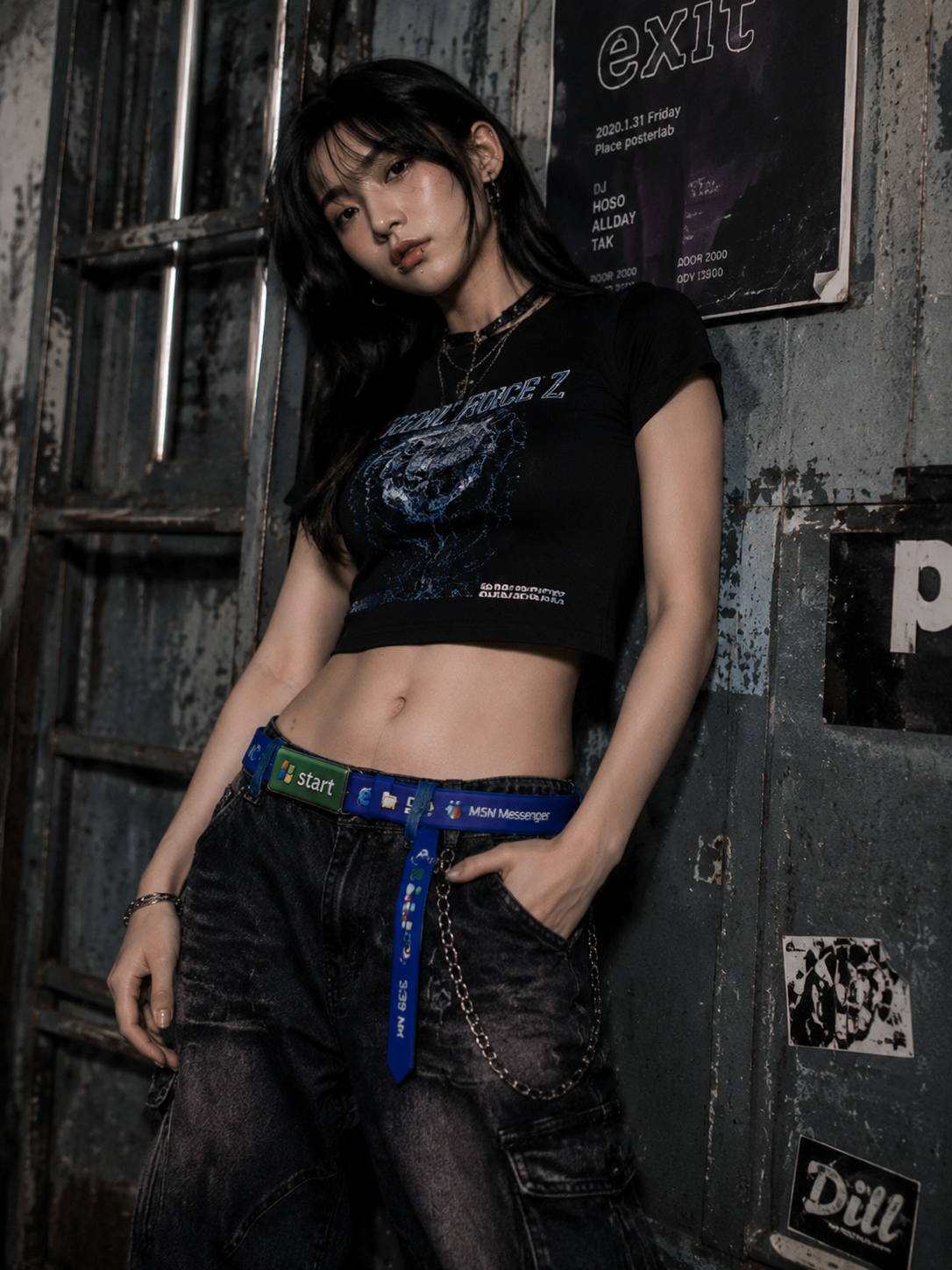 Retro blue graphic belt streetwear model look
